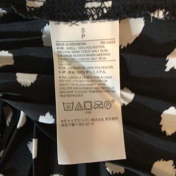 Banana Republic Black and White Pleated Flowy Sleeveless Top - Size Small - Picture 6 of 6